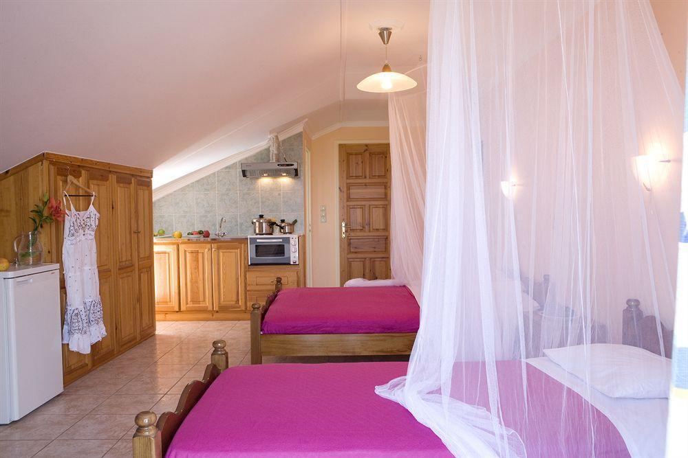 Pansion Filoxenia Apartments & Studios Tsoukaládhes Buitenkant foto