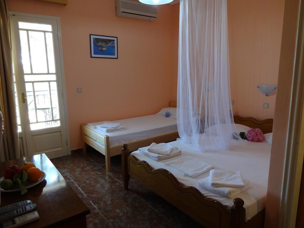 Pansion Filoxenia Apartments & Studios Tsoukaládhes Kamer foto