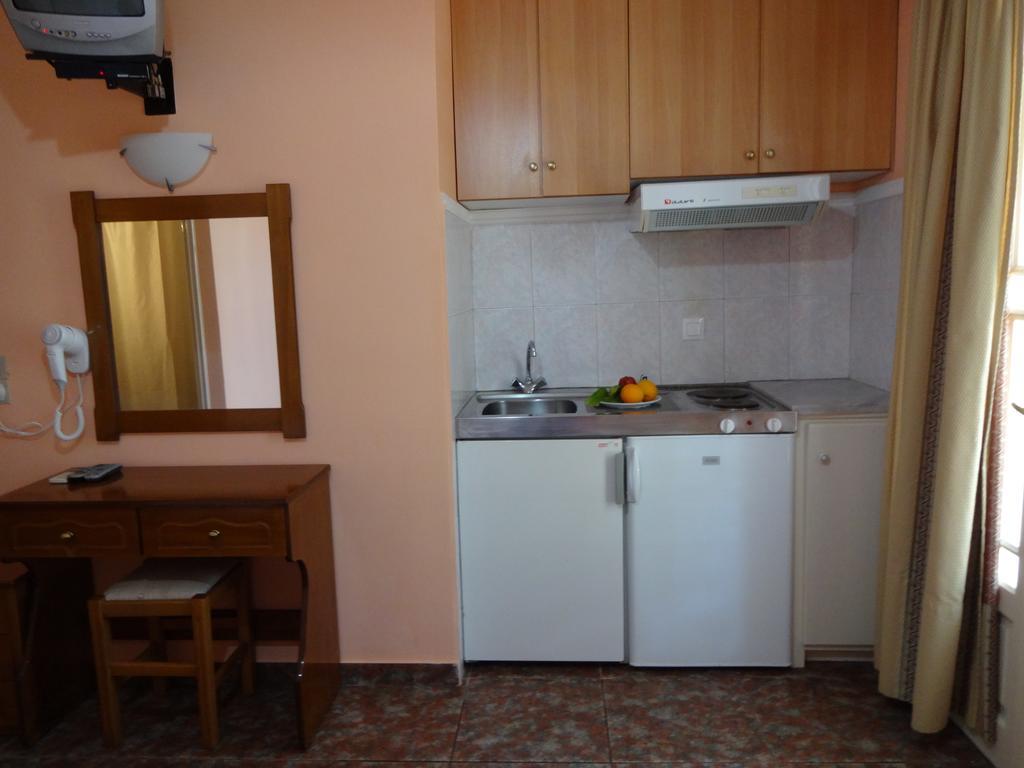 Pansion Filoxenia Apartments & Studios Tsoukaládhes Kamer foto